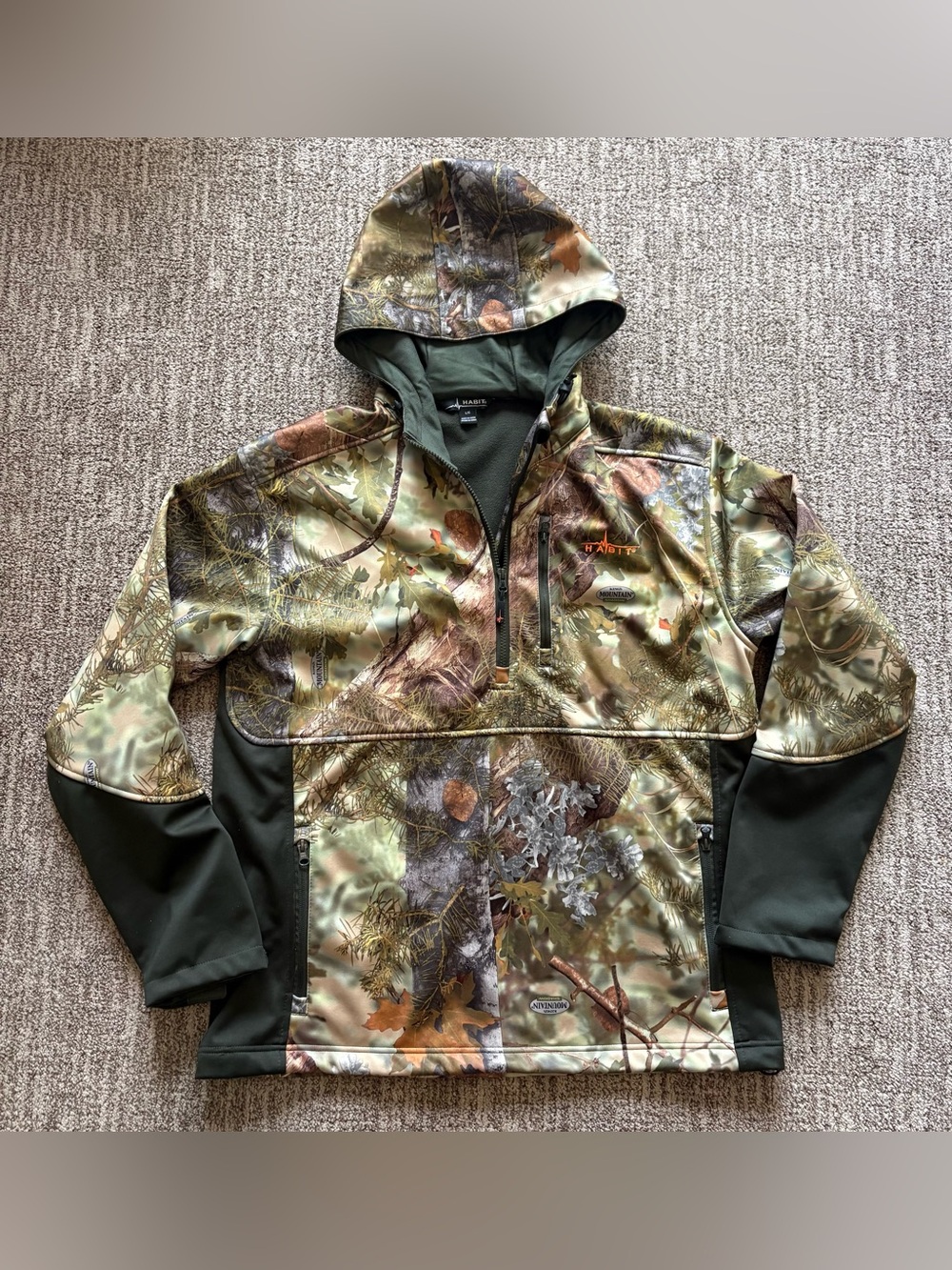 Habit Camouflage Quarter-Zip Pullover Hooded jacket men’s size Large